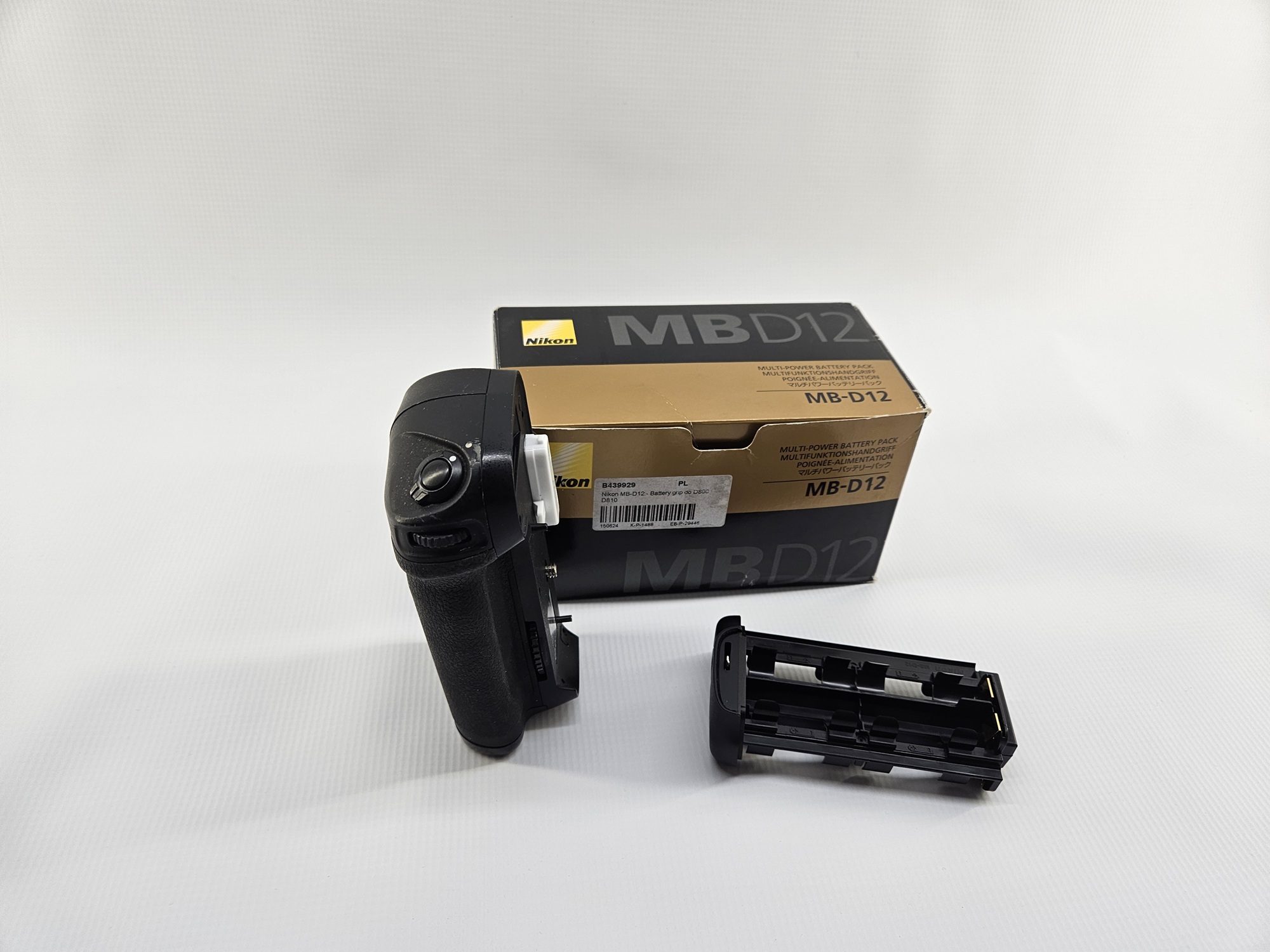 Nikon MB-D12 - obrazek 3